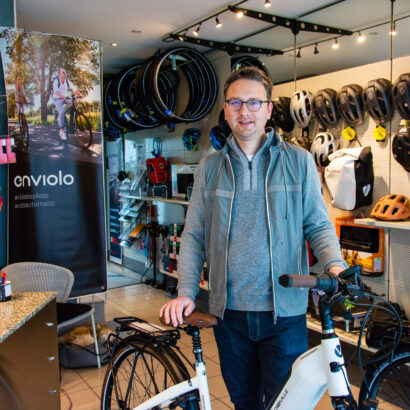 Dominic Haas im Verkaufsraum